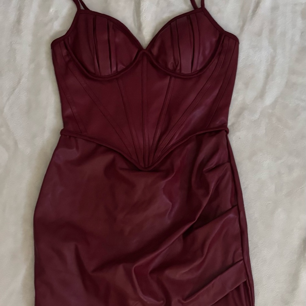 Chic Burgundy Mini Dress